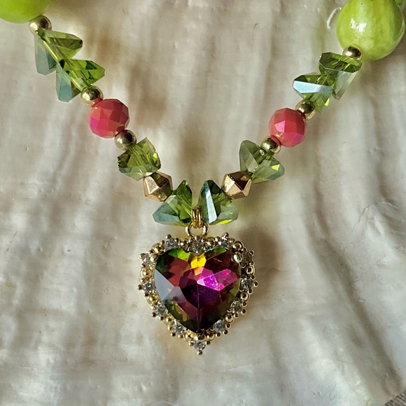 Green Heart shaped necklaces with natural stones - Picture 5 of 12